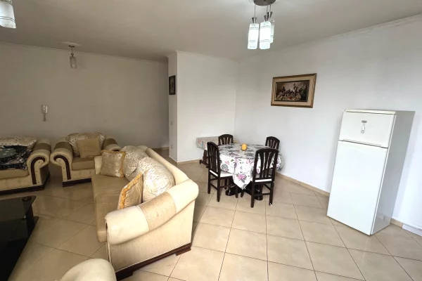 Shtepi ne shitje Apartament ne Tirane, 2+1, Mobilimi E mobiluar, Pagesa 160,000  Euro.