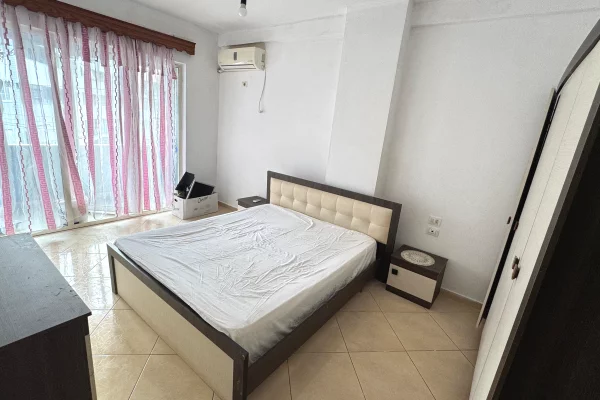 Shtepi ne shitje Apartament ne Tirane, 2+1, Mobilimi E mobiluar, Pagesa 160,000  Euro.