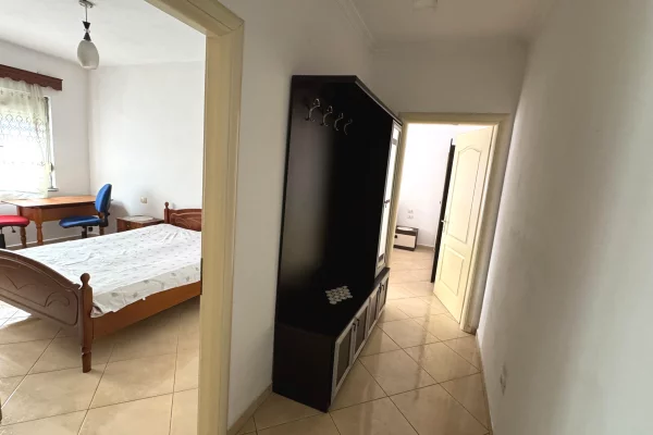 Shtepi ne shitje Apartament ne Tirane, 2+1, Mobilimi E mobiluar, Pagesa 160,000  Euro.