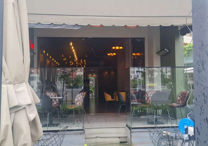Ambient biznesi me qera 2+1 ne Tirane - 1,500 Euro