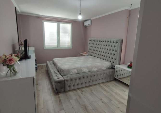 Shtepi me qera Apartament ne Tirane, 4+1, Mobilimi E mobiluar, Pagesa 150  Euro.