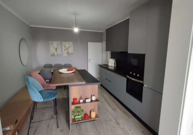 Shtepi me qera 4+1 ne Tirane - 150 Euro