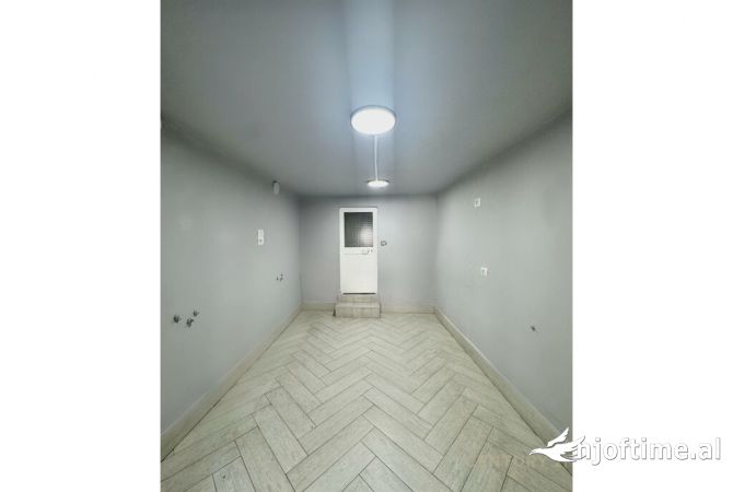 Business Property in Sale Garsoniere in Tirana - 45,000 Euro