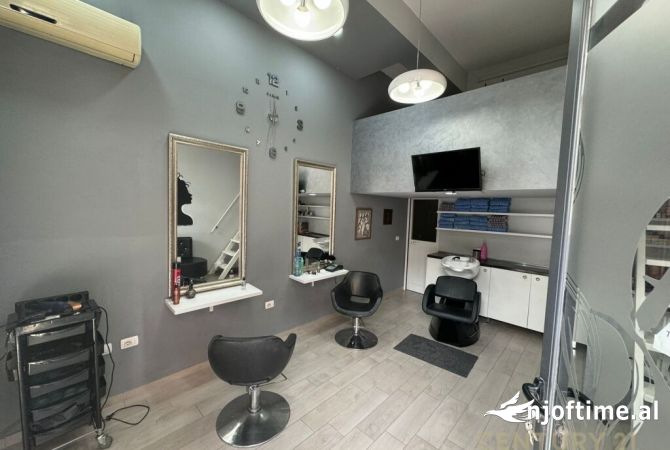 Ambiente Commerciale in Affitto Garsoniere a Tirana - 400 Euro