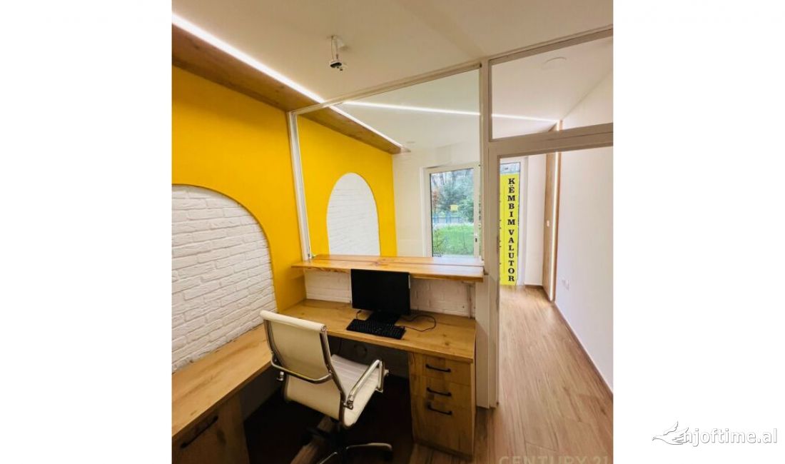 Komplesi Mangalem, Ambient me qira! 350 Euro /Muaj