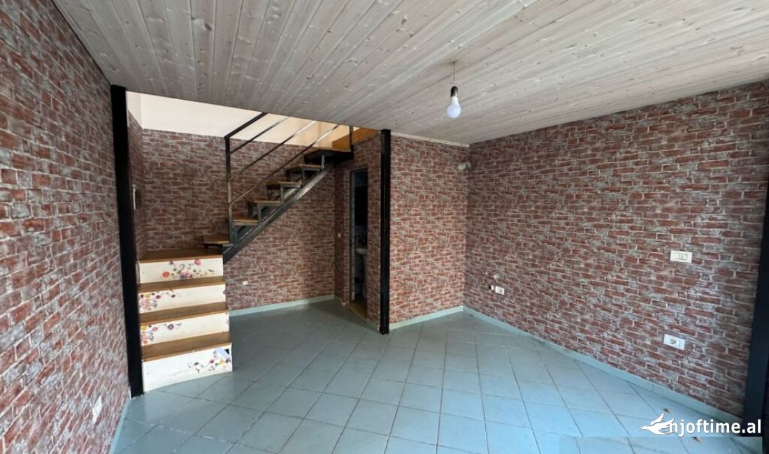 Jepet me qira ambient prane Rruges Bardhyl.- | 350 Euro