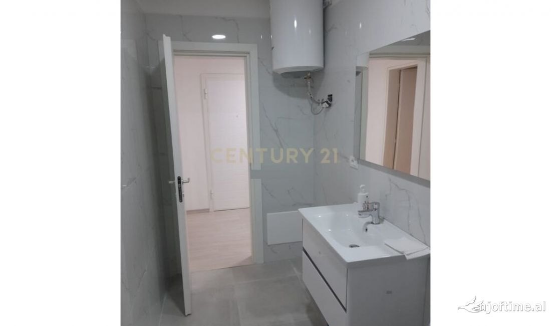 Ambient per zyra 3+1+2 Me Qera ne Sheshi Willson, Tirane! 1,000 Euro /Muaj