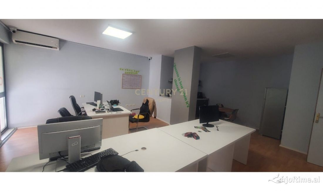 AMBIENT ZYRASH PER QIRA NE ZONEN E ISH BLLOKUT ! 1,200 Euro /Muaj