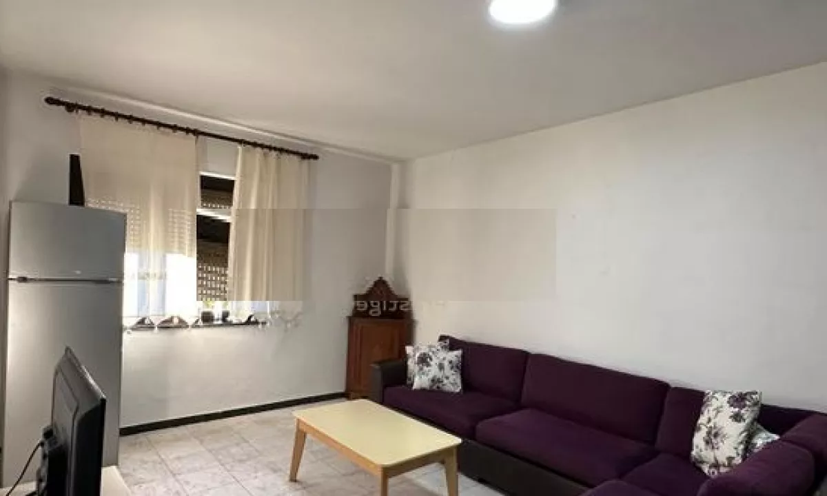 Shtepi me qera Apartament ne Tirane, 2+1, Mobilimi E mobiluar, Pagesa 450  Euro.
