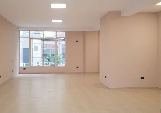 Ambient biznesi me qera 6+1 ne Durres - 47,000 Leke