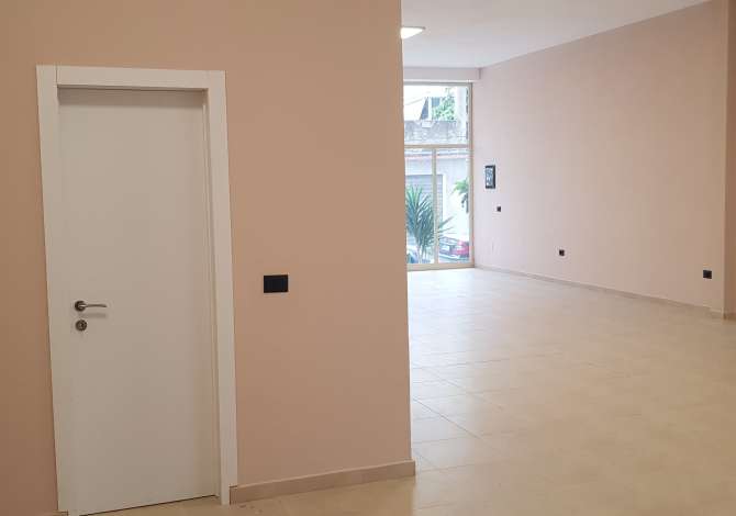 Ambient biznesi me qera 6+1 ne Durres - 47,000 Leke