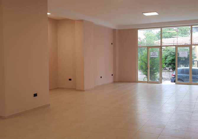 Ambient biznesi me qera 6+1 ne Durres - 47,000 Leke