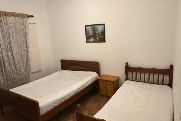 Shtepi me qera Shtepi Private ne Tirane, 1+1, Mobilimi E mobiluar, Pagesa 35,000  Leke.