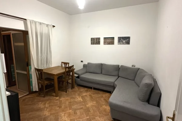 Shtepi me qera 1+1 ne Tirane - 35,000 Leke