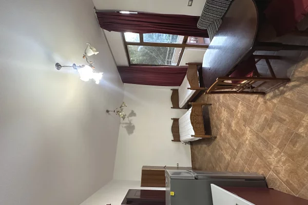 Shtepi me qera Shtepi Private ne Tirane, Garsoniere, Mobilimi E mobiluar, Pagesa 30,000  Leke.