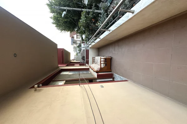 Shtepi me qera Shtepi Private ne Tirane, Garsoniere, Mobilimi E mobiluar, Pagesa 30,000  Leke.