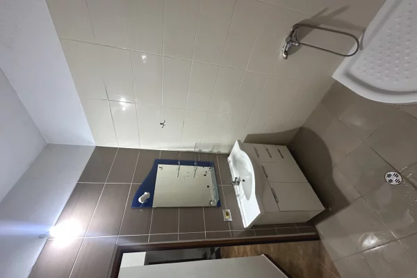 Shtepi me qera Shtepi Private ne Tirane, Garsoniere, Mobilimi E mobiluar, Pagesa 30,000  Leke.