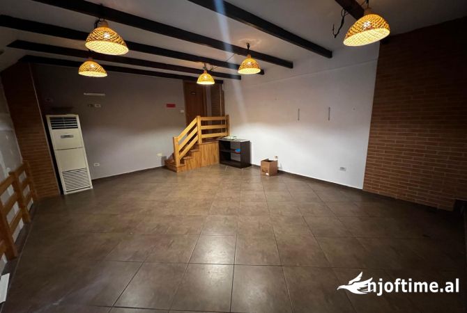 Ambjent biznesi per qera tek Komuna Parisit!