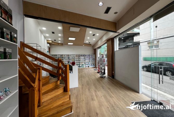 Ambjent biznesi per qera tek Komuna Parisit!