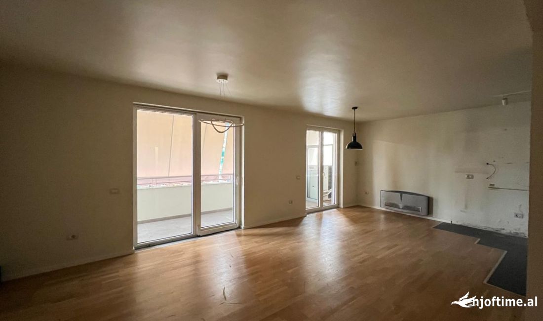 Zyre per qira tek shkolla Petro Nini ne Bllok!