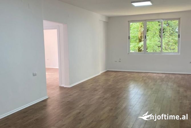 Shtepi me qera Apartament ne Tirane, 2+1, Mobilimi Bosh, pa mobiluar, Pagesa 750  Euro.