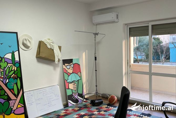 Shtepi me qera Apartament ne Tirane, 2+1, Mobilimi Bosh, pa mobiluar, Pagesa 750  Euro.