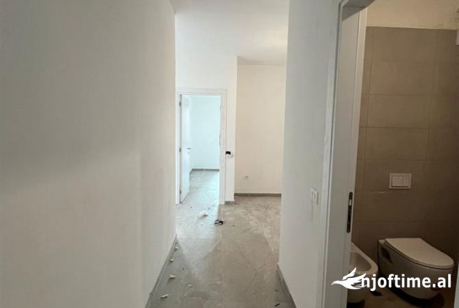 Appartamento in vendita a Tirana 2+1, Vuoto