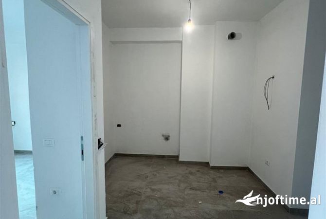Apartament 2+1 për Shitje në Myslym Shyri – Mundësi e Përsosur për Banesë ose Biznes! 🏠  
