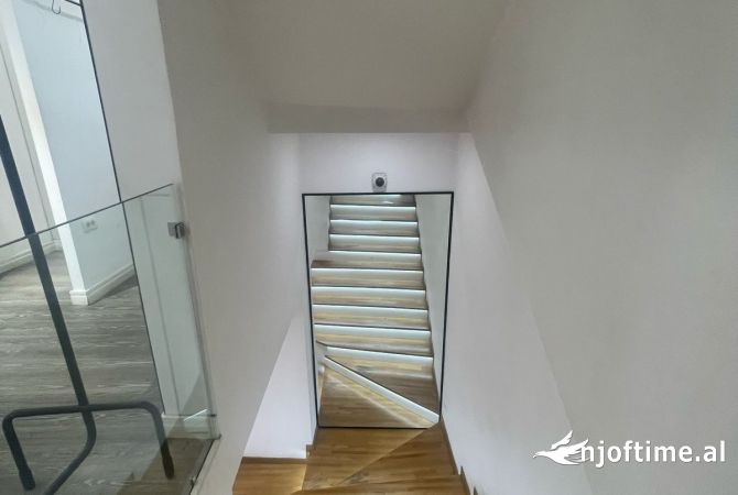 🏢 Dyqan me Qera 160 m2 ne Rrugen Kryesore, Myslym Shyri