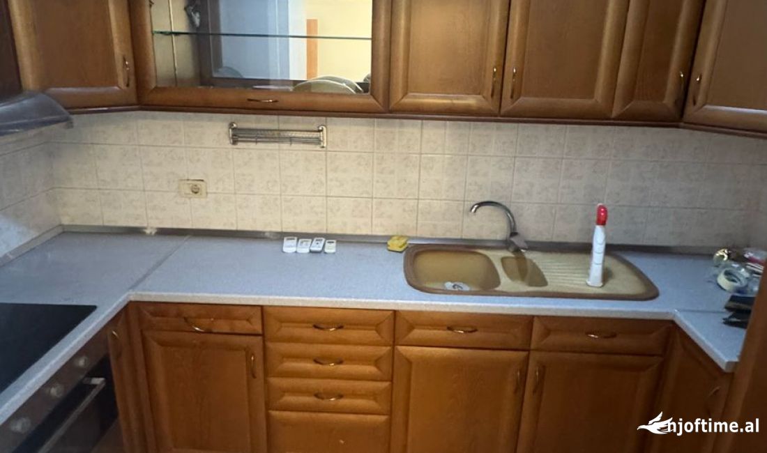 Apartment for rent in Tirana 3+1, Emty