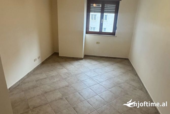 Apartment for rent in Tirana 3+1, Emty