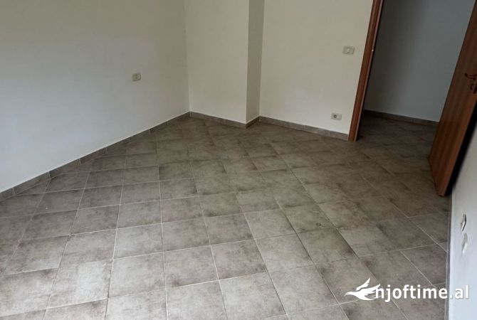 Apartment for rent in Tirana 3+1, Emty