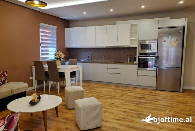 Shtepi me qera Apartament ne Tirane, 2+1, Mobilimi E mobiluar, Pagesa 1,150  Euro.
