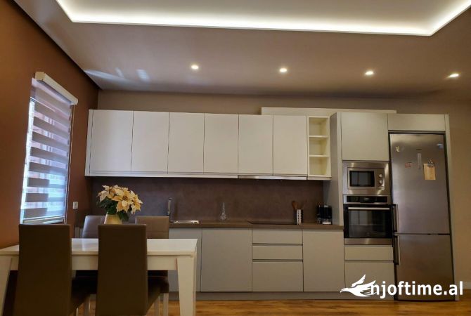 Shtepi me qera Apartament ne Tirane, 2+1, Mobilimi E mobiluar, Pagesa 1,150  Euro.