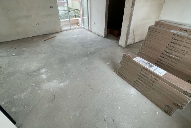 Shtepi ne shitje Apartament ne Tirane, 2+1, Mobilimi Pjeserisht e mobiluar, Pagesa 100,000  Euro.