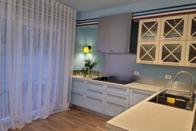 Shtepi me qera Apartament ne Tirane, 3+1, Mobilimi E mobiluar, Pagesa 1,500  Euro.