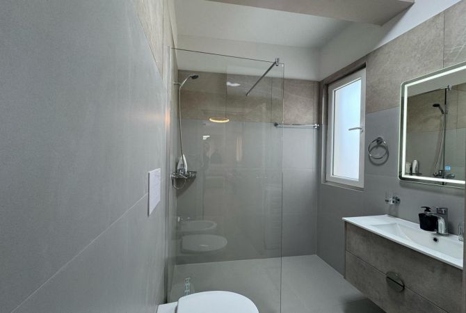 Shtepi me qera Apartament ne Tirane, 2+1, Mobilimi E mobiluar, Pagesa 699  Euro.