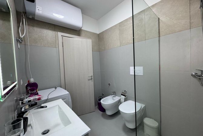 Shtepi me qera Apartament ne Tirane, 2+1, Mobilimi E mobiluar, Pagesa 699  Euro.