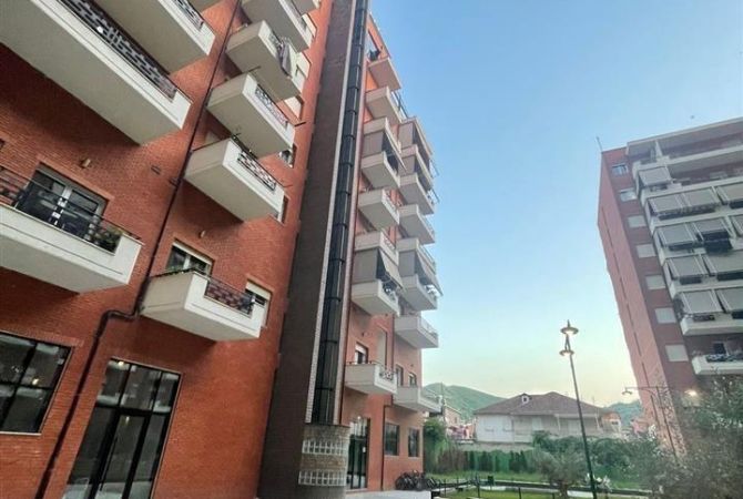 Shtepi me qera Apartament ne Tirane, 1+1, Mobilimi E mobiluar, Pagesa 500  Euro.