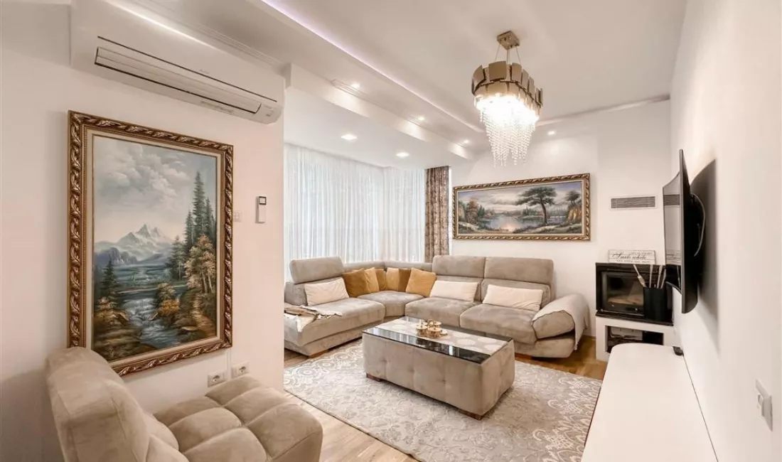 Shtepi ne shitje Apartament ne Tirane, 3+1, Mobilimi Pjeserisht e mobiluar, Pagesa 250,000  Euro.