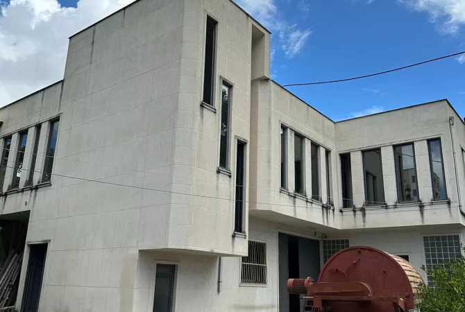 Shitet Godinë 2-Katëshe  Aktive në Durrës – Pranë Urës së Dajlanit