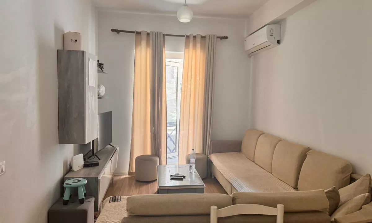 Shtepi me qera Apartament ne Tirane, 2+1, Mobilimi E mobiluar, Pagesa 500  Euro.