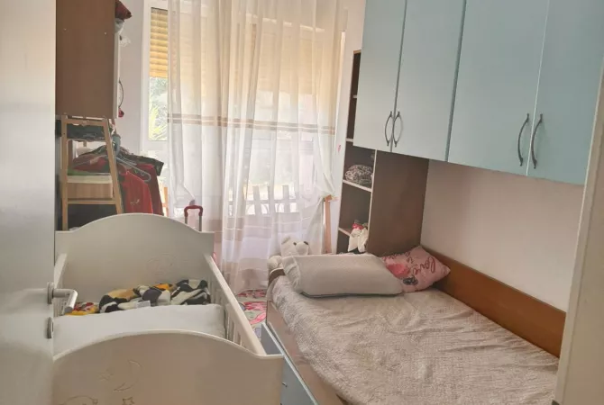 Shtepi me qera Apartament ne Tirane, 2+1, Mobilimi E mobiluar, Pagesa 500  Euro.