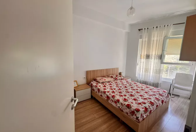 Shtepi me qera Apartament ne Tirane, 2+1, Mobilimi E mobiluar, Pagesa 500  Euro.
