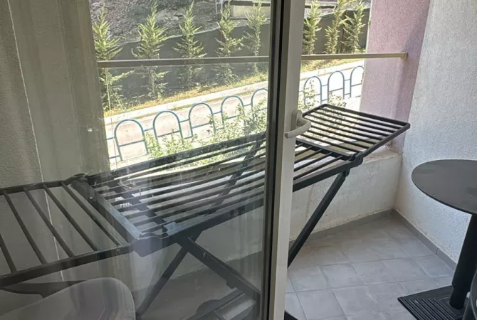 Shtepi me qera Apartament ne Tirane, 2+1, Mobilimi E mobiluar, Pagesa 500  Euro.