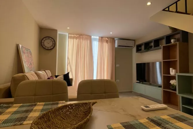 Shtepi ne shitje Duplex(shtepi me 2 kate) ne Tirane, 1+1, Mobilimi E mobiluar, Pagesa 115,000  Euro.