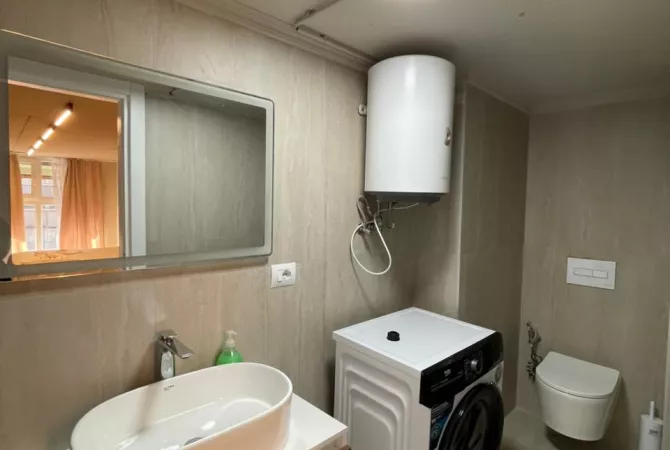 Shtepi ne shitje Duplex(shtepi me 2 kate) ne Tirane, 1+1, Mobilimi E mobiluar, Pagesa 115,000  Euro.