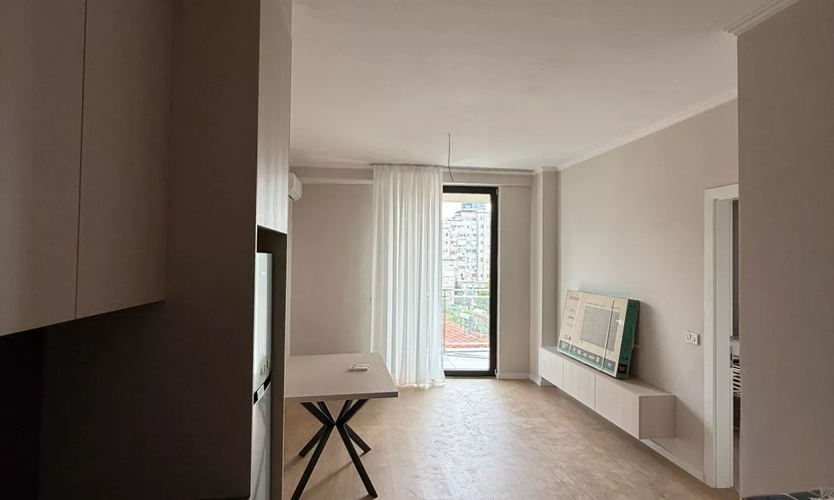 Shtepi me qera Apartament ne Tirane, 1+1, Mobilimi E mobiluar, Pagesa 699  Euro.