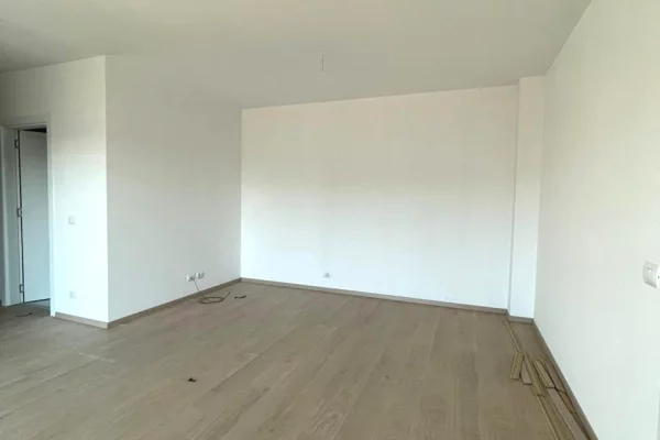 Shtepi ne shitje Apartament ne Tirane, 2+1, Mobilimi Bosh, pa mobiluar, Pagesa 152,750  Euro.