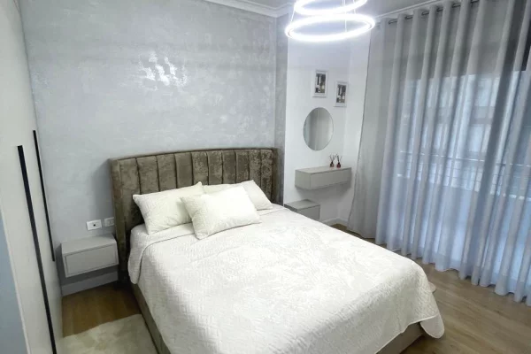 Shtepi ne shitje Apartament ne Tirane, 2+1, Mobilimi E mobiluar, Pagesa 173,000  Euro.